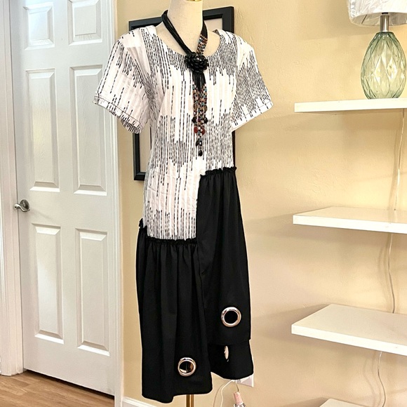 VTG Helen’s Heart,Avant Black/White Grommeted Dress,Asymmetrical Design,Size M - Picture 1 of 15